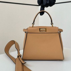 Replica Borsa Fendi Mini Iconic Peekaboo Marrone chiaro Riproduzione Fedele Borsa Fendi Mini Iconic Peekaboo Marrone chiaro imitazioni