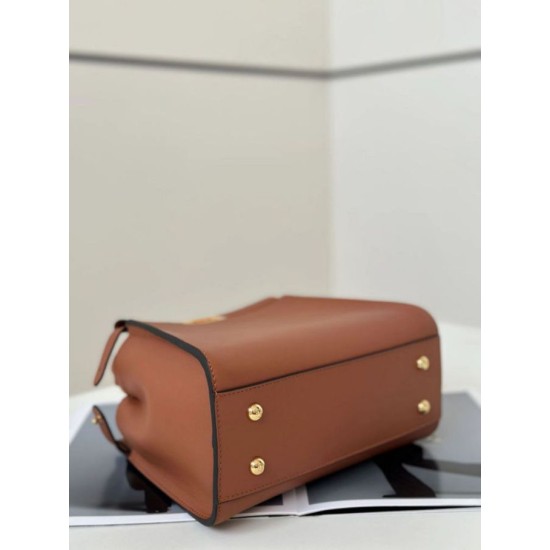 Replica Borsa Fendi Mini Iconic Peekaboo Marrone Riproduzione Fedele Borsa Fendi Mini Iconic Peekaboo Marrone imitazioni
