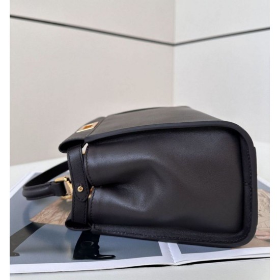 Replica Borsa Fendi Mini Iconica Peekaboo Nero Riproduzione Fedele Borsa Fendi Mini Iconica Peekaboo Nero imitazioni