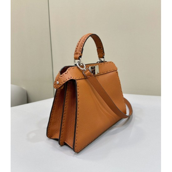 Replica Fendi Peekaboo ISeeU Small Selleria Borsa con 556 impunture cucite a mano Marrone Riproduzione Fedele Fendi Peekaboo ISeeU Small Selleria Borsa con 556 impunture cucite a mano Marrone imitazioni