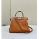 Replica Fendi Peekaboo ISeeU Small Selleria Borsa con 556 impunture cucite a mano Marrone Riproduzione Fedele Fendi Peekaboo ISeeU Small Selleria Borsa con 556 impunture cucite a mano Marrone imitazioni
