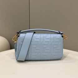Replica Borse baguette media Fendi FF Nappa blu Riproduzione Fedele Borse Replica baguette media Fendi FF Nappa blu imitazioni