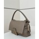 Replica Borsa baguette media Fendi Mamma Nappa grigio Riproduzione Fedele Borsa baguette media Fendi Mamma Nappa grigio imitazioni