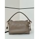 Replica Borsa baguette media Fendi Mamma Nappa grigio Riproduzione Fedele Borsa baguette media Fendi Mamma Nappa grigio imitazioni