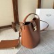 Replica Borse Alta Qualità a secchiello piccola/media Celine Louise Tan Pelle di vitello liscia Riproduzione Fedele Borse Replica Alta Qualità a secchiello piccola/media Celine Louise Tan Pelle di vitello liscia imitazioni
