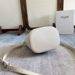 Replica Borsa a secchiello piccola/media Celine Louise Bianco Pelle di vitello liscia Riproduzione Fedele Borsa a secchiello piccola/media Celine Louise Bianco Pelle di vitello liscia imitazioni