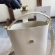 Replica Borsa a secchiello piccola/media Celine Louise Bianco Pelle di vitello liscia Riproduzione Fedele Borsa a secchiello piccola/media Celine Louise Bianco Pelle di vitello liscia imitazioni