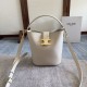 Replica Borsa a secchiello piccola/media Celine Louise Bianco Pelle di vitello liscia Riproduzione Fedele Borsa a secchiello piccola/media Celine Louise Bianco Pelle di vitello liscia imitazioni