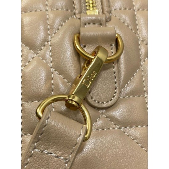 Replica Borsa Dior Groove 20 Macrocannage Marrone Riproduzione Fedele Borsa Dior Groove 20 Macrocannage Marrone imitazioni