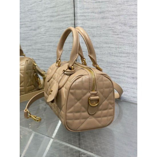 Replica Borsa Dior Groove 20 Macrocannage Marrone Riproduzione Fedele Borsa Dior Groove 20 Macrocannage Marrone imitazioni