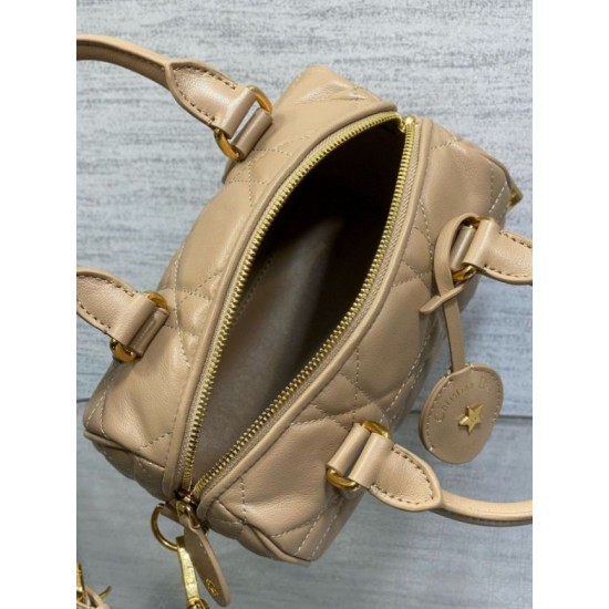 Replica Borsa Dior Groove 20 Macrocannage Marrone Riproduzione Fedele Borsa Dior Groove 20 Macrocannage Marrone imitazioni