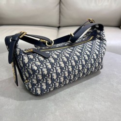 Replica Borsa D-Journey piccola/media Dior Oblique Jacquard blu Riproduzione Fedele Borsa D-Journey piccola/media Dior Oblique Jacquard blu imitazioni