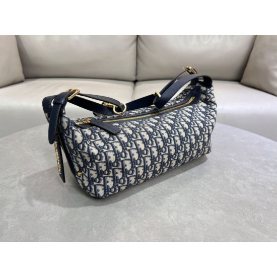 Replica Borsa D-Journey piccola/media Dior Oblique Jacquard blu Riproduzione Fedele Borsa D-Journey piccola/media Dior Oblique Jacquard blu imitazioni