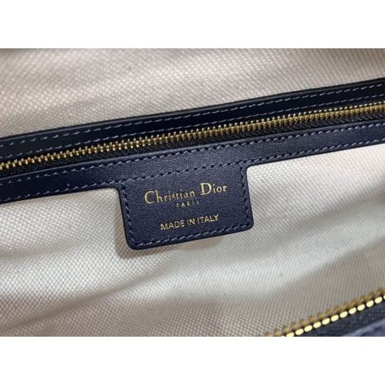 Replica Borsa D-Journey piccola/media Dior Oblique Jacquard blu Riproduzione Fedele Borsa D-Journey piccola/media Dior Oblique Jacquard blu imitazioni