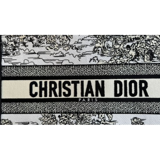 Replica Dior Medium Dior Book Tote Bag Ricamo Toile de Jouy Motivo Scozia Bianco/Nero Riproduzione Fedele Dior Medium Dior Book Tote Bag Ricamo Toile de Jouy Motivo Scozia Bianco/Nero imitazioni