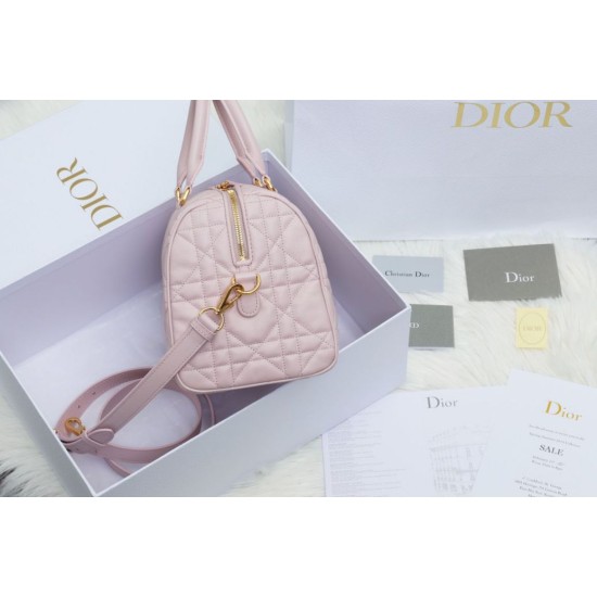 Replica Dior Groove 25 Borsa in Biscotto Macrocannage rosa Riproduzione Fedele Dior Groove 25 Borsa in Biscotto Macrocannage rosa imitazioni