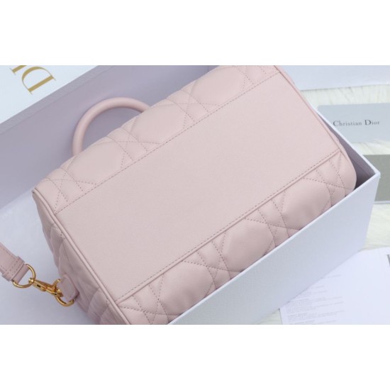 Replica Dior Groove 25 Borsa in Biscotto Macrocannage rosa Riproduzione Fedele Dior Groove 25 Borsa in Biscotto Macrocannage rosa imitazioni