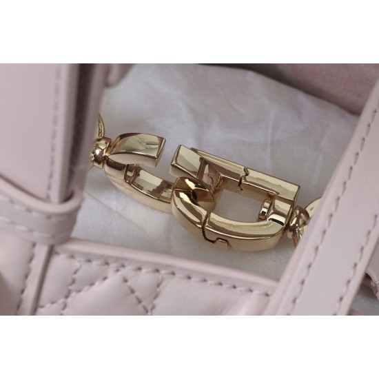 Replica Borsa Dior Toujours Dior Piccola/Media Macrocannage Rosa Riproduzione Fedele Borsa Dior Toujours Dior Piccola/Media Macrocannage Rosa imitazioni