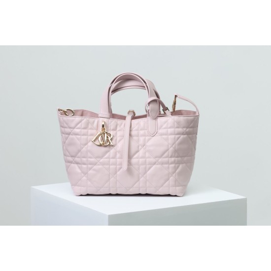 Replica Borsa Dior Toujours Dior Piccola/Media Macrocannage Rosa Riproduzione Fedele Borsa Dior Toujours Dior Piccola/Media Macrocannage Rosa imitazioni