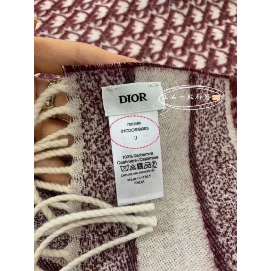 Replica Dior Oblique Sciarpa Cashmere Borgogna Riproduzione Fedele Dior Oblique Sciarpa Cashmere Borgogna imitazioni