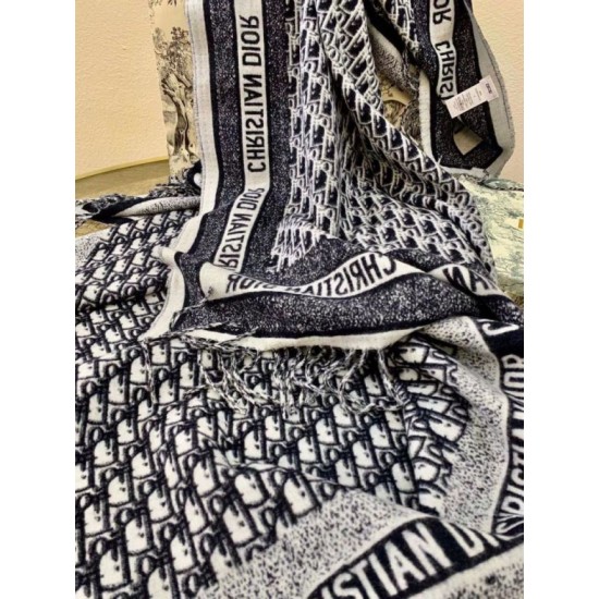 Replica falso Dior Oblique Coperta Lana e Angora Blu Navy Riproduzione Fedele falso Dior Oblique Coperta Lana e Angora Blu Navy imitazioni