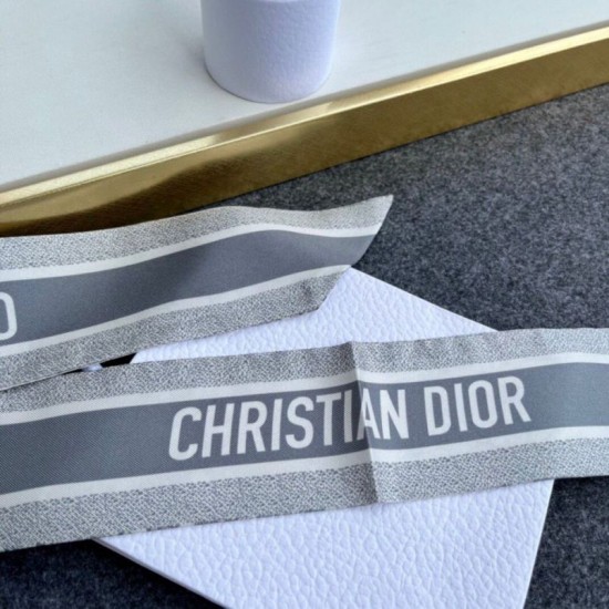 Replica Dior Toile de Jouy Sauvage Mitzah Sciarpa Twill di Seta Grigio Riproduzione Fedele Dior Toile de Jouy Sauvage Mitzah Sciarpa Twill di Seta Grigio imitazioni