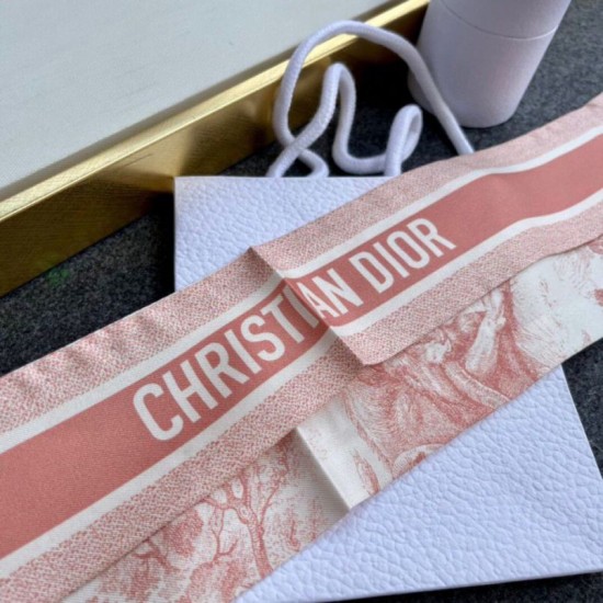 Replica Dior Toile de Jouy Sauvage Mitzah Sciarpa Twill di Seta Rosa Riproduzione Fedele Dior Toile de Jouy Sauvage Mitzah Sciarpa Twill di Seta Rosa imitazioni