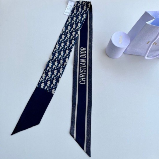 Replica Dior Oblique Mitzah Sciarpa Twill di Seta Blu Riproduzione Fedele Dior Oblique Mitzah Sciarpa Twill di Seta Blu imitazioni