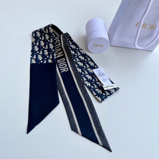 Replica Dior Oblique Mitzah Sciarpa Twill di Seta Blu Riproduzione Fedele Dior Oblique Mitzah Sciarpa Twill di Seta Blu imitazioni