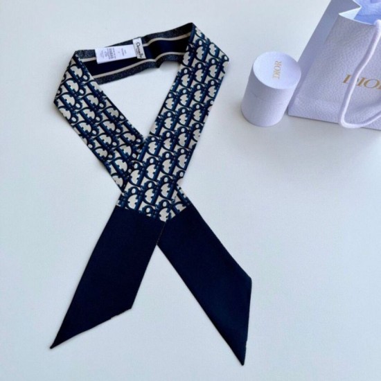 Replica Dior Oblique Mitzah Sciarpa Twill di Seta Blu Riproduzione Fedele Dior Oblique Mitzah Sciarpa Twill di Seta Blu imitazioni