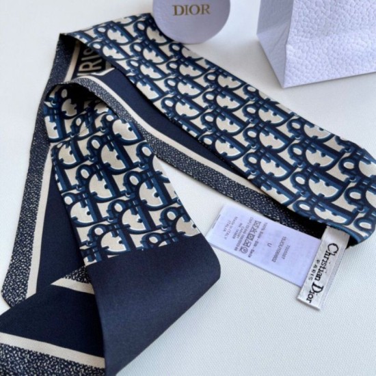 Replica Dior Oblique Mitzah Sciarpa Twill di Seta Blu Riproduzione Fedele Dior Oblique Mitzah Sciarpa Twill di Seta Blu imitazioni