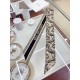 Replica Dettagli perfetti Dior Toile de Jouy Soleil Mitzah Sciarpa Twill di seta Beige Riproduzione Fedele Dettagli perfetti Dior Toile de Jouy Soleil Mitzah Sciarpa Twill di seta Beige imitazioni