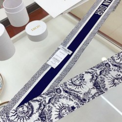 Replica Sciarpa Mitzah Toile de Jouy Soleil Dior Twill di seta Blu Riproduzione Fedele Sciarpa Mitzah Toile de Jouy Soleil Dior Twill di seta Blu imitazioni