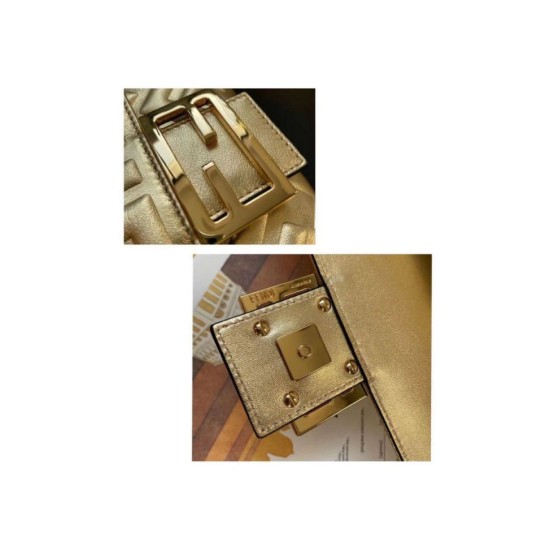 Replica Borsa media Baguette Fendi con motivo FF Oro Riproduzione Fedele Borsa media Baguette Fendi con motivo FF Oro imitazioni