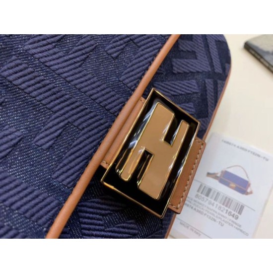 Replica Borsa 1:1 media Fendi Baguette blu denim Riproduzione Fedele Borsa Replica media Fendi Baguette blu denim imitazioni