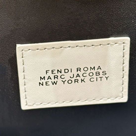 Replica Borsa Peekaboo Fendi di Marc Jacobs Nero Riproduzione Fedele Borsa Peekaboo Fendi di Marc Jacobs Nero imitazioni