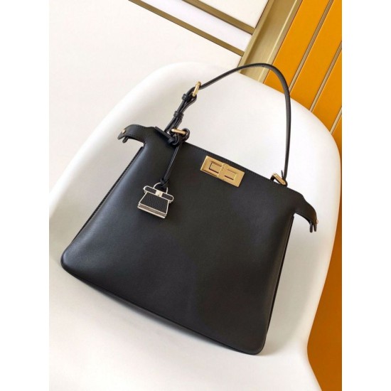 Replica Fendi Peekaboo Soft Medium Bag Nero Riproduzione Fedele Fendi Peekaboo Soft Medium Bag Nero imitazioni