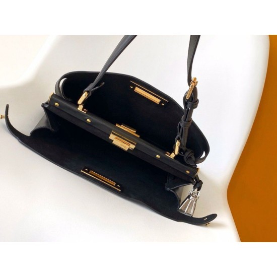 Replica Fendi Peekaboo Soft Medium Bag Nero Riproduzione Fedele Fendi Peekaboo Soft Medium Bag Nero imitazioni