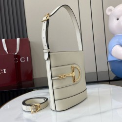 Replica Borsa a secchiello mini Gucci 73 833665 Bianca Riproduzione Fedele Borsa a secchiello mini Gucci 73 833665 Bianca imitazioni