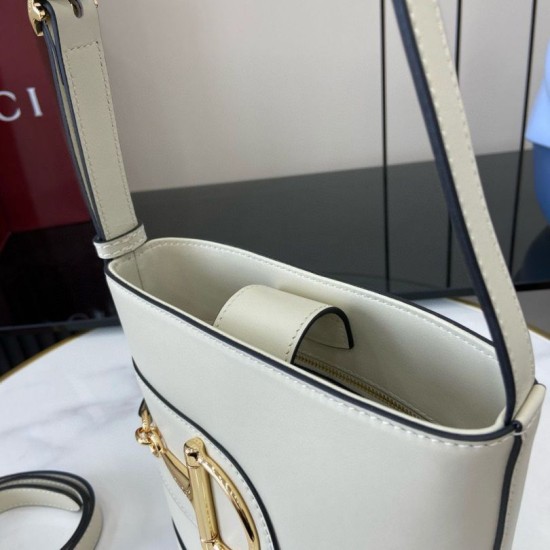 Replica Borsa a secchiello mini Gucci 73 833665 Bianca Riproduzione Fedele Borsa a secchiello mini Gucci 73 833665 Bianca imitazioni