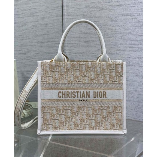 Replica Bora Pari Dior Book Tote piccola color crema Riproduzione Fedele Bora Pari replica Dior Book Tote piccola color crema imitazioni
