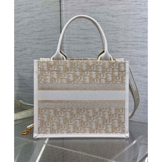 Replica Bora Pari Dior Book Tote piccola color crema Riproduzione Fedele Bora Pari replica Dior Book Tote piccola color crema imitazioni