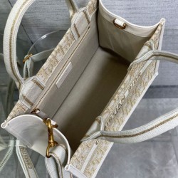 Replica Bora Pari Dior Book Tote piccola color crema Riproduzione Fedele Bora Pari replica Dior Book Tote piccola color crema imitazioni