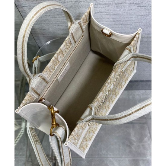 Replica Bora Pari Dior Book Tote piccola color crema Riproduzione Fedele Bora Pari replica Dior Book Tote piccola color crema imitazioni