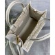 Replica Bora Pari Dior Book Tote piccola color crema Riproduzione Fedele Bora Pari replica Dior Book Tote piccola color crema imitazioni
