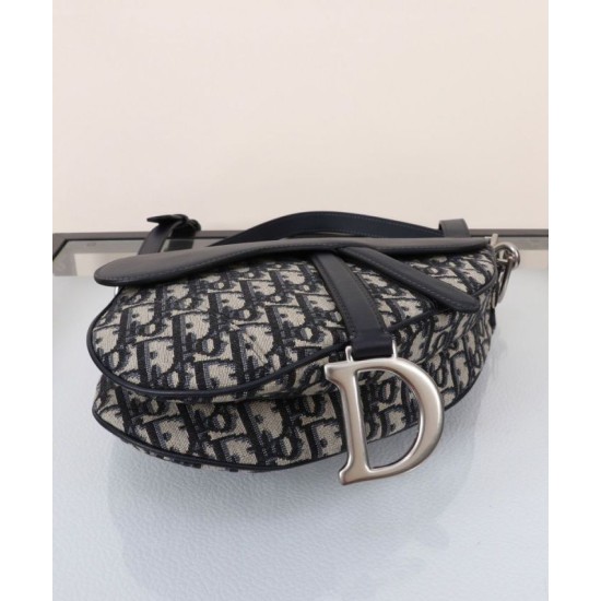 Replica Borsa Dior Saddle con tracolla Blu scuro Riproduzione Fedele Borsa Dior Saddle con tracolla Blu scuro imitazioni