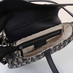 Replica Borsa Dior Saddle con tracolla Blu scuro Riproduzione Fedele Borsa Dior Saddle con tracolla Blu scuro imitazioni