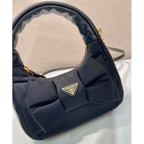 Riproduzione Fedele Mini-bag in nylon/nappa Prada Re-Nylon con fiocco 1BC241 Nero imitazioni