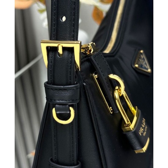 Replica Borsa a tracolla grande Prada Aimee Re-Nylon con lucchetto 1BC232 Nero Riproduzione Fedele Borsa a tracolla grande Prada Aimee Re-Nylon con lucchetto 1BC232 Nero imitazioni