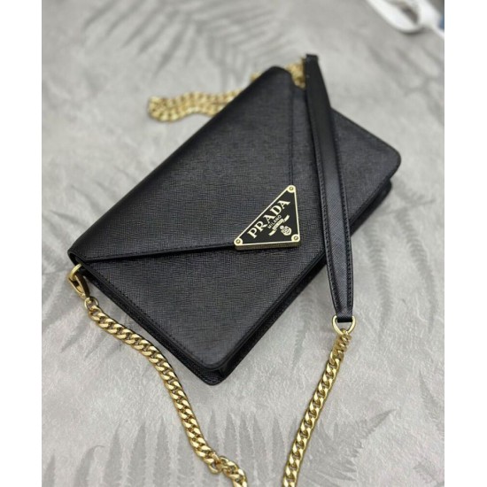 Replica Imitazione Borsa a tracolla in saffiano Prada Nera Riproduzione Fedele Imitazione Borsa a tracolla in saffiano Prada Nera imitazioni